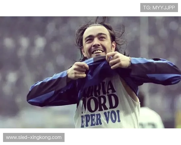 足球明星印花潮流：球场英雄如何征服时尚圈的独特魅力