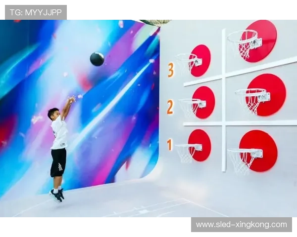 足球球星跨界挑战三分球 投身篮球场的惊艳表现与背后故事